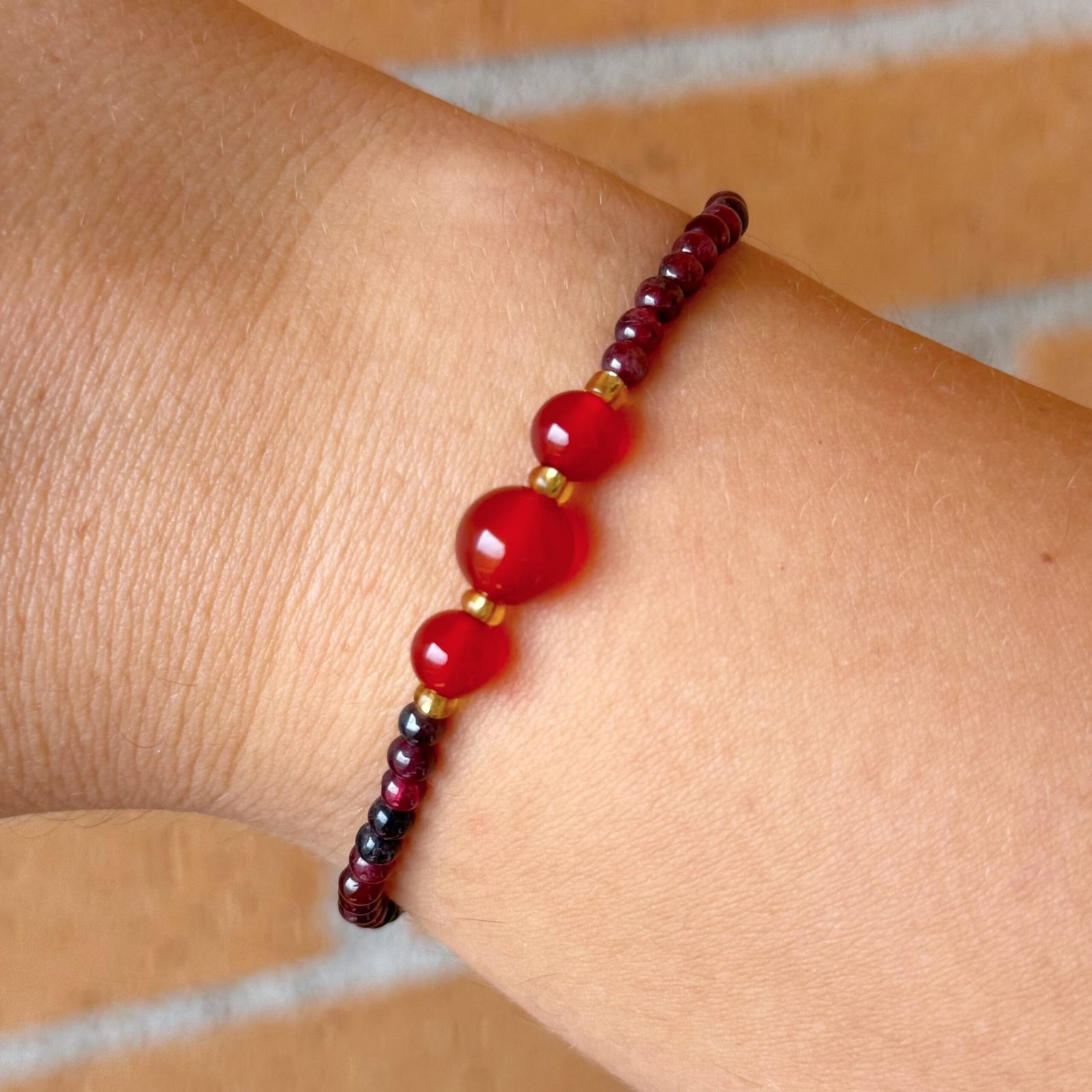 Pulsera bolas FUERZA (granate y cornalina)